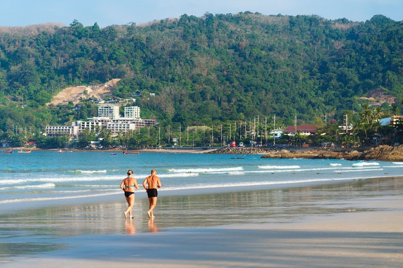 seniors-travel-investment